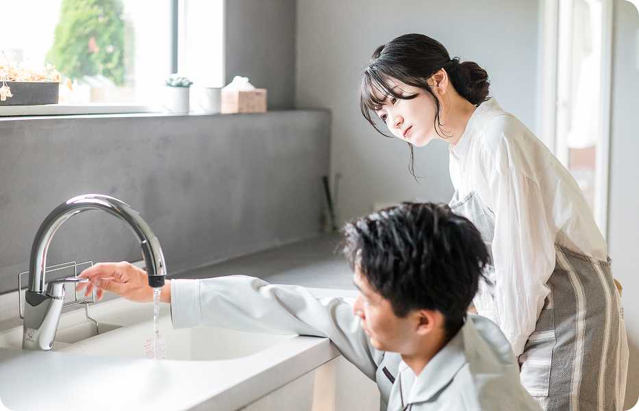 水漏れ修理作業